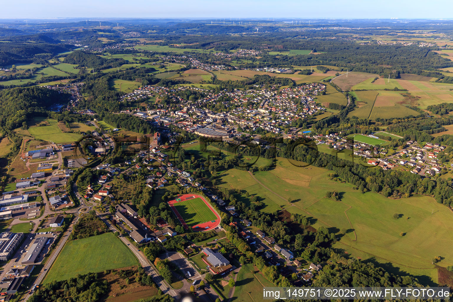 Vue aérienne de Du nord-est à Wadern dans le département Sarre, Allemagne