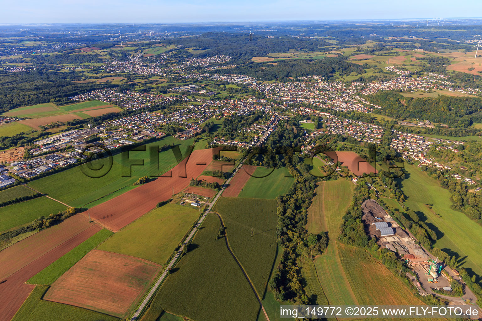 Vue aérienne de Du nord-est à le quartier Bettingen in Schmelz dans le département Sarre, Allemagne