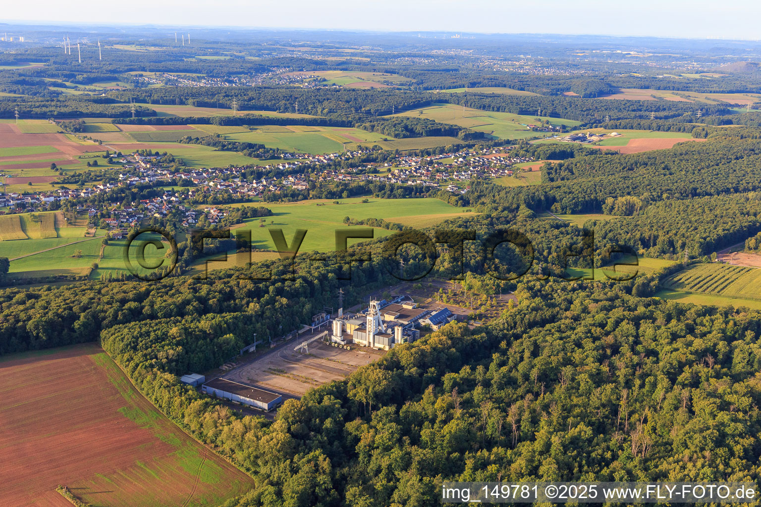 Vue aérienne de Site minier de RAG Deutsche Steinkohle Ag à le quartier Falscheid in Lebach dans le département Sarre, Allemagne