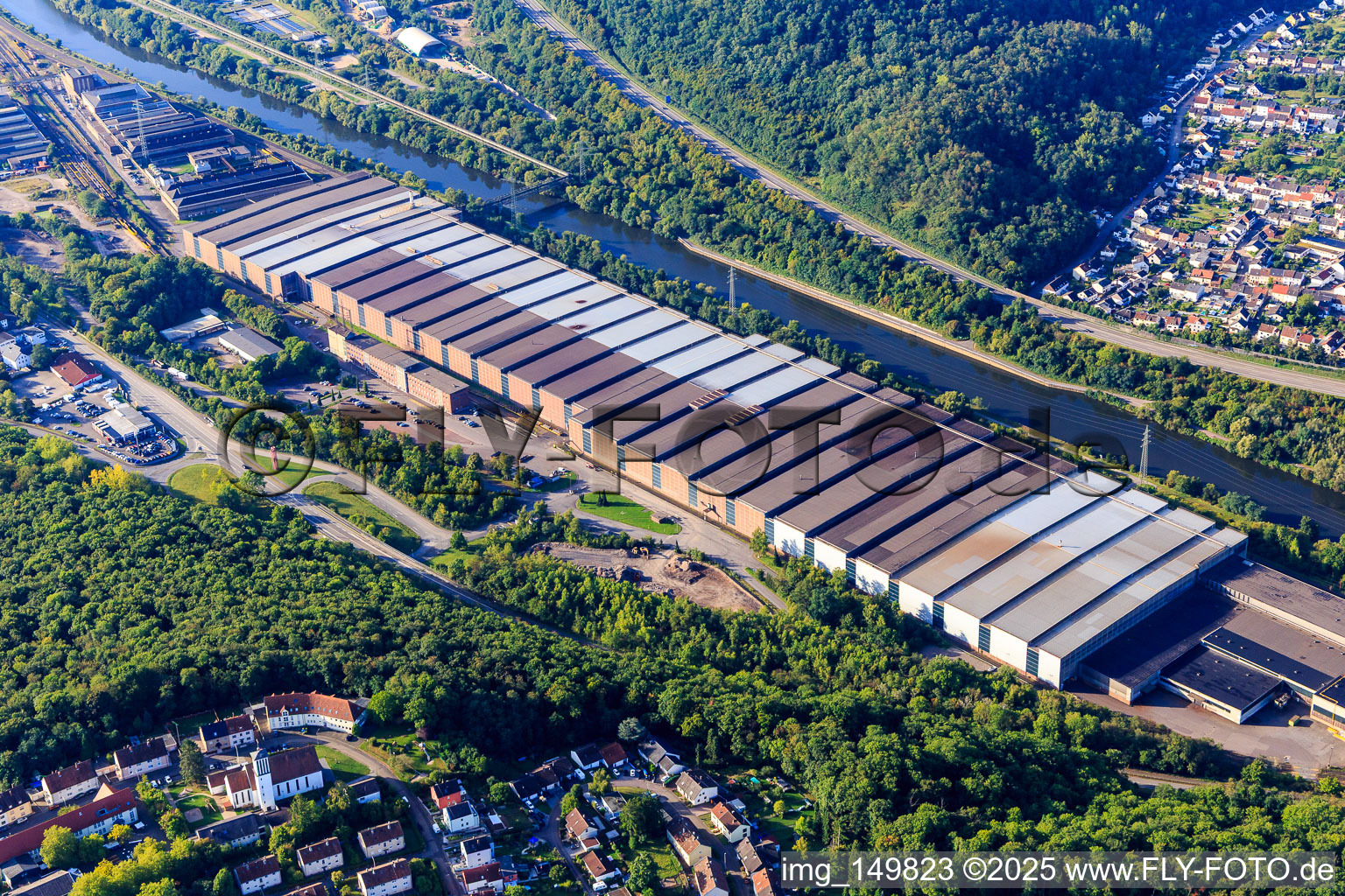 Vue aérienne de Laminoir de Nauweiler au bord de la Sarre à Völklingen dans le département Sarre, Allemagne
