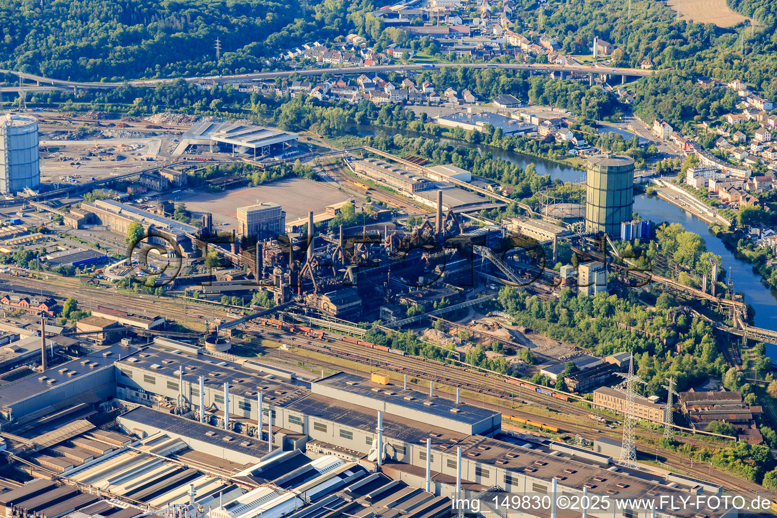 Vue aérienne de Site du patrimoine mondial de l'UNESCO Völklinger Hütte à Völklingen dans le département Sarre, Allemagne