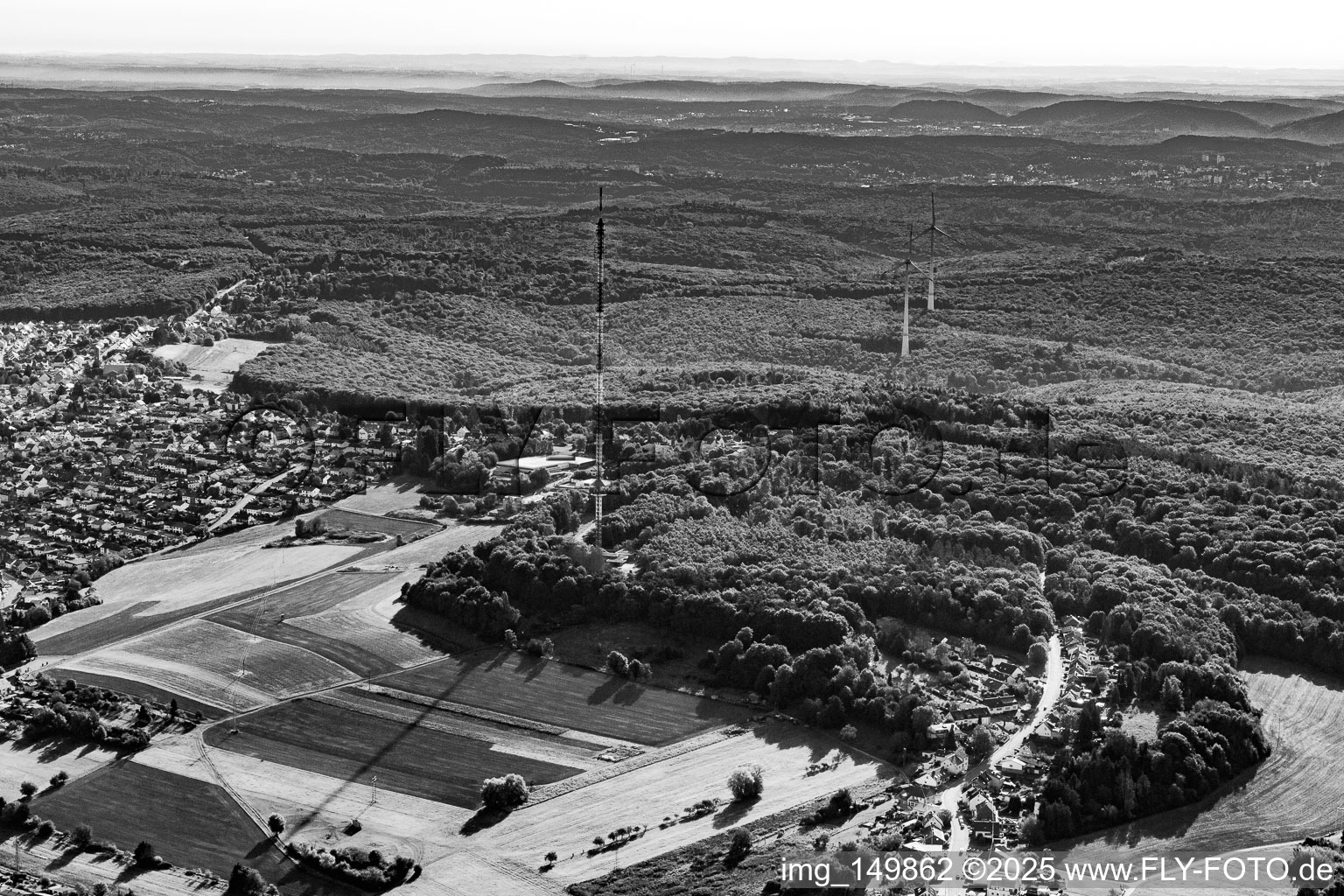 Vue aérienne de Station émettrice Püttlingen-Schoksberg à le quartier Köllerbach in Püttlingen dans le département Sarre, Allemagne