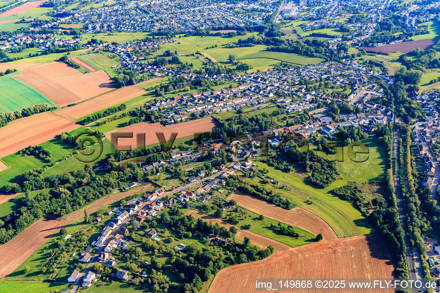 Vue aérienne de Du sud-ouest à le quartier Walpershofen in Riegelsberg dans le département Sarre, Allemagne
