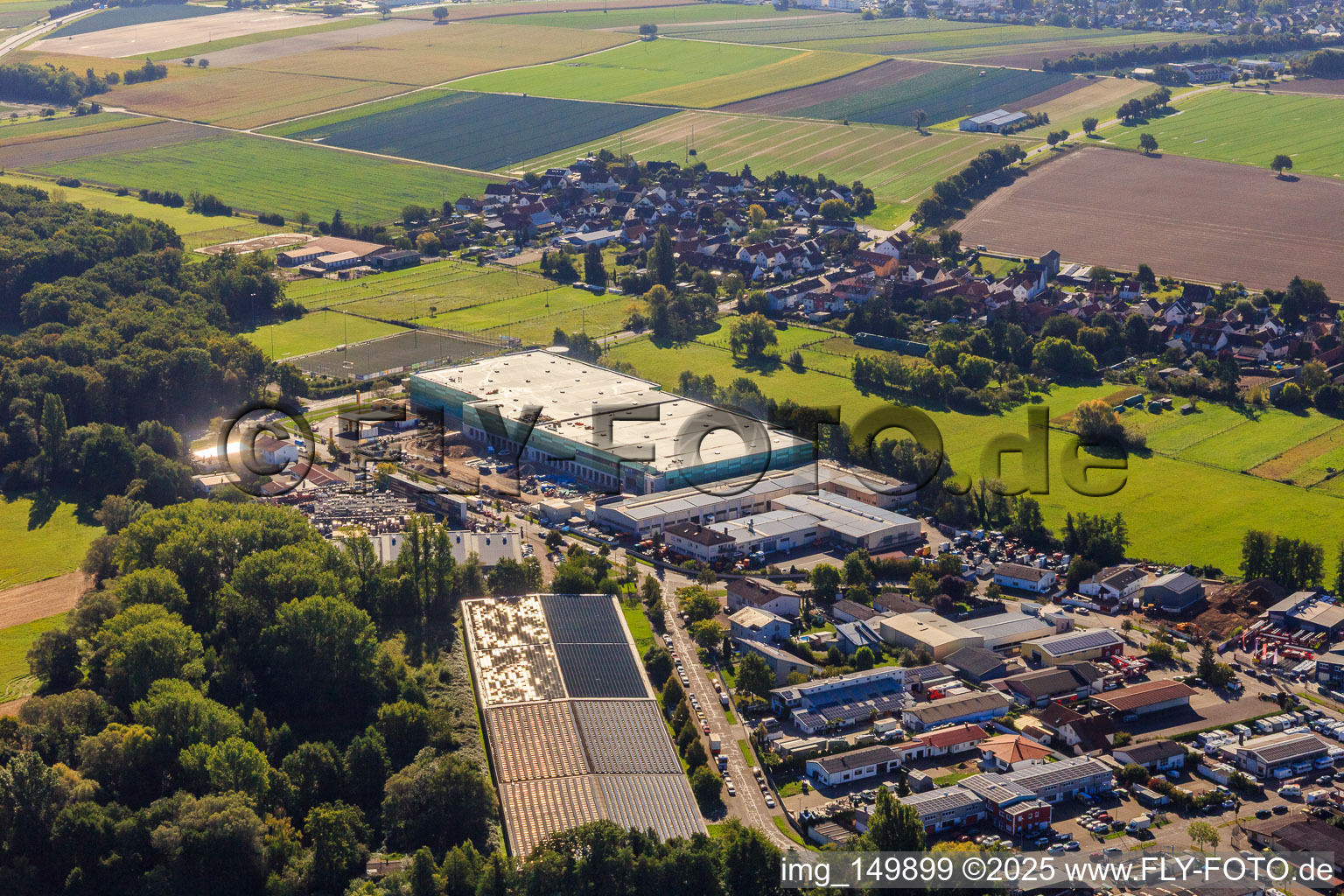 Chantier de construction du nouveau parc logistique de HANSAINVEST et DFI-Real-Estate Kandel après la démolition du marché OBI à le quartier Minderslachen in Kandel dans le département Rhénanie-Palatinat, Allemagne vue du ciel