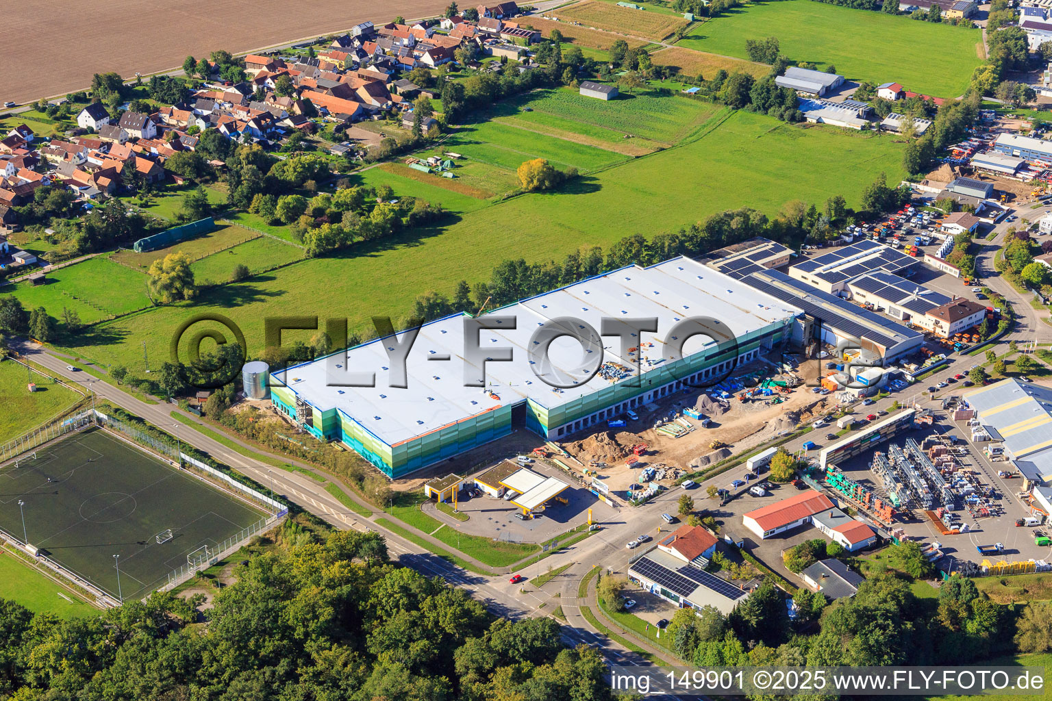Image drone de Chantier de construction du nouveau parc logistique de HANSAINVEST et DFI-Real-Estate Kandel après la démolition du marché OBI à le quartier Minderslachen in Kandel dans le département Rhénanie-Palatinat, Allemagne