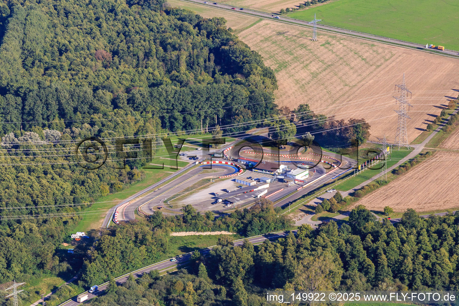 Vue aérienne de Kartbahn Liedolsheim Touring Club Liedolsheim eV à le quartier Liedolsheim in Dettenheim dans le département Bade-Wurtemberg, Allemagne