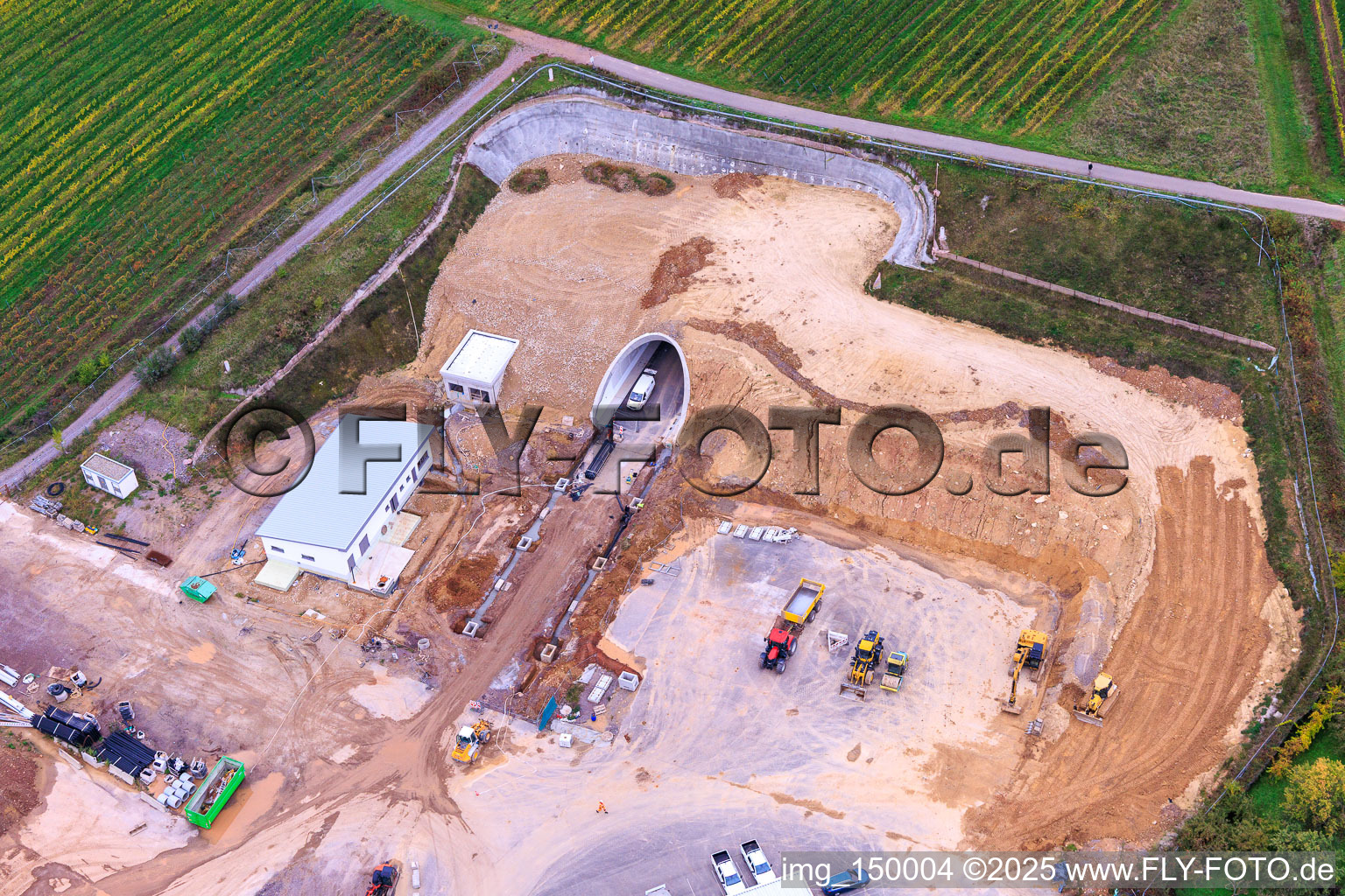 Photographie aérienne de Chantier de construction du portail est du tunnel Astrid pour le passage souterrain et le contournement de Bad Bergzabern entre la B38 (Weinstraße) et la B427 (Kurtalstraße) à Dörrenbach dans le département Rhénanie-Palatinat, Allemagne