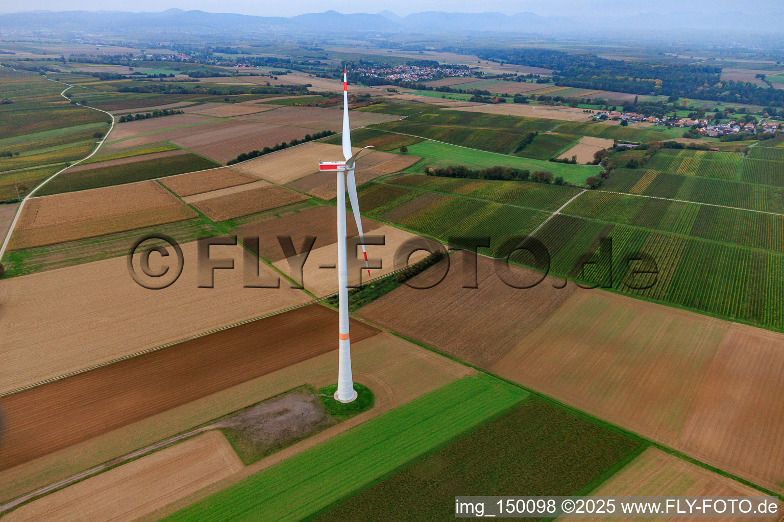 Parc éolien Freckenfeld à Freckenfeld dans le département Rhénanie-Palatinat, Allemagne vue d'en haut