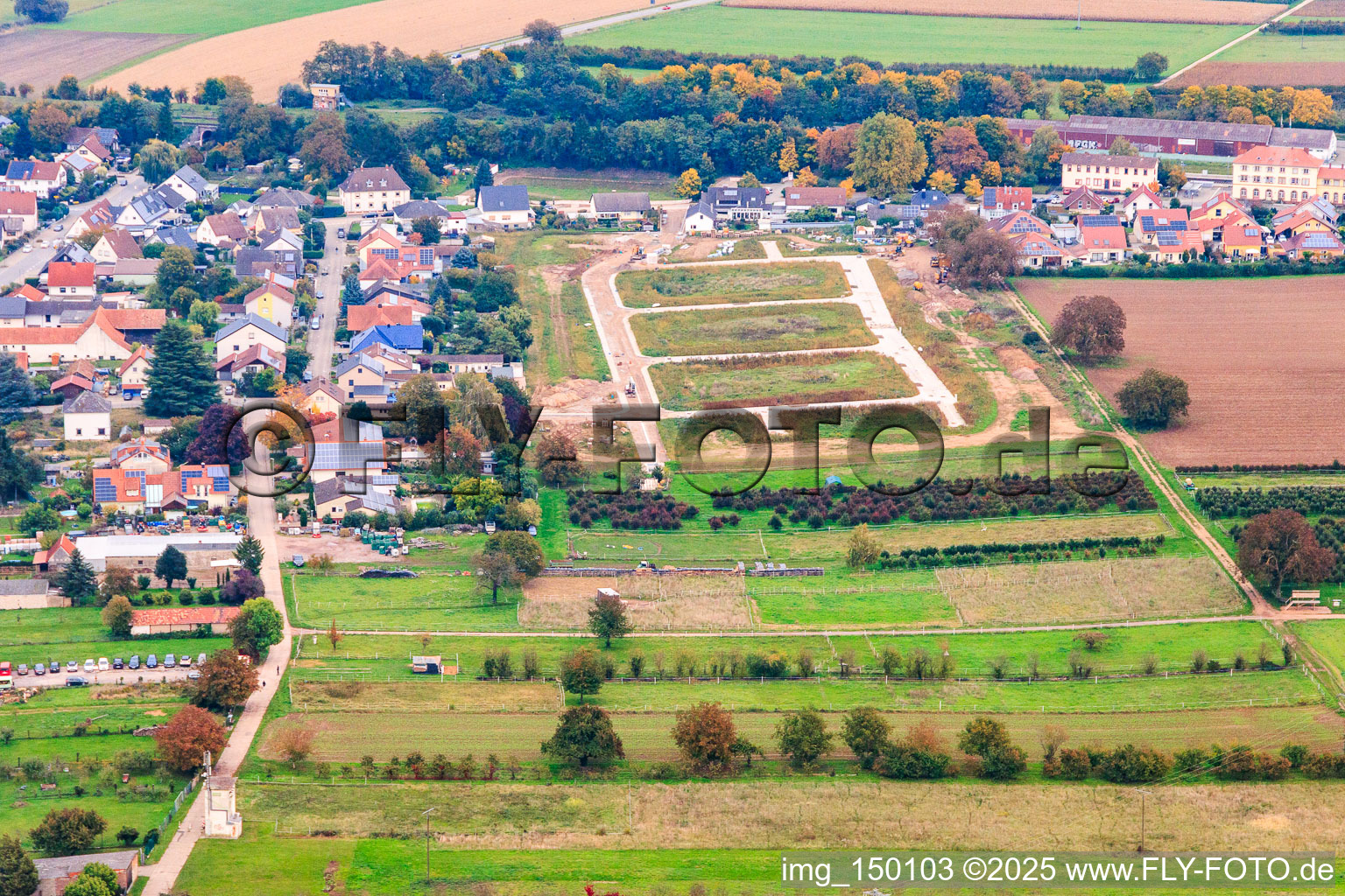 Développement de la nouvelle zone de développement Im Kirschgarten à Winden dans le département Rhénanie-Palatinat, Allemagne vue du ciel