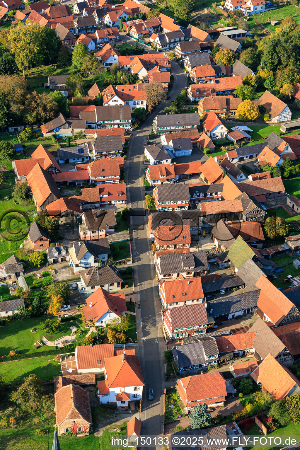 Vue aérienne de Rue des Églises à Seebach dans le département Bas Rhin, France