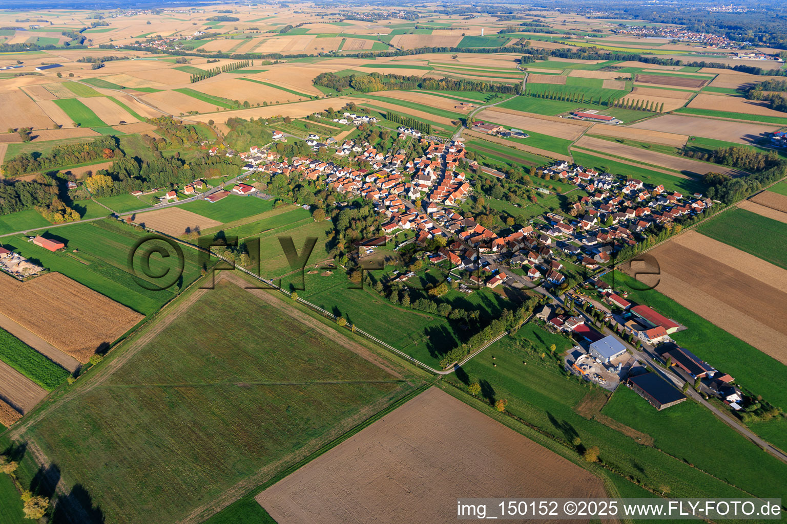 Vue aérienne de De l'ouest à Buhl dans le département Bas Rhin, France