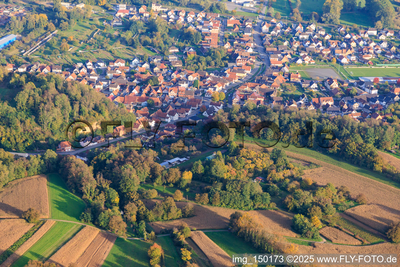 Vue aérienne de Rue du Kabach à Mothern dans le département Bas Rhin, France