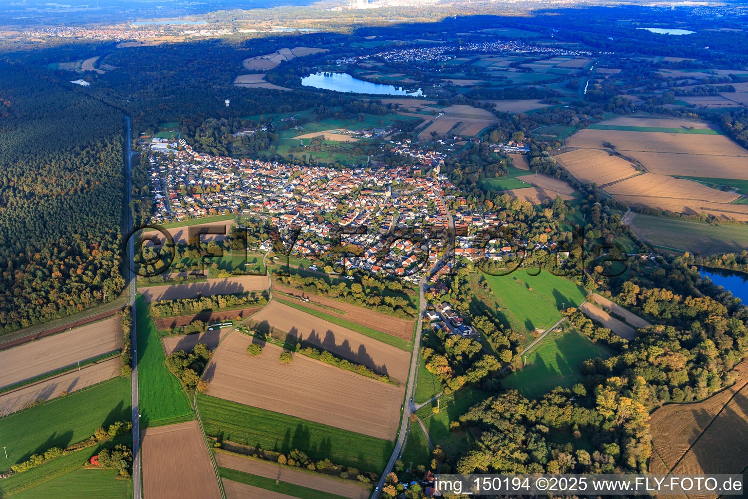 Vue aérienne de Du sud-ouest à Berg dans le département Rhénanie-Palatinat, Allemagne