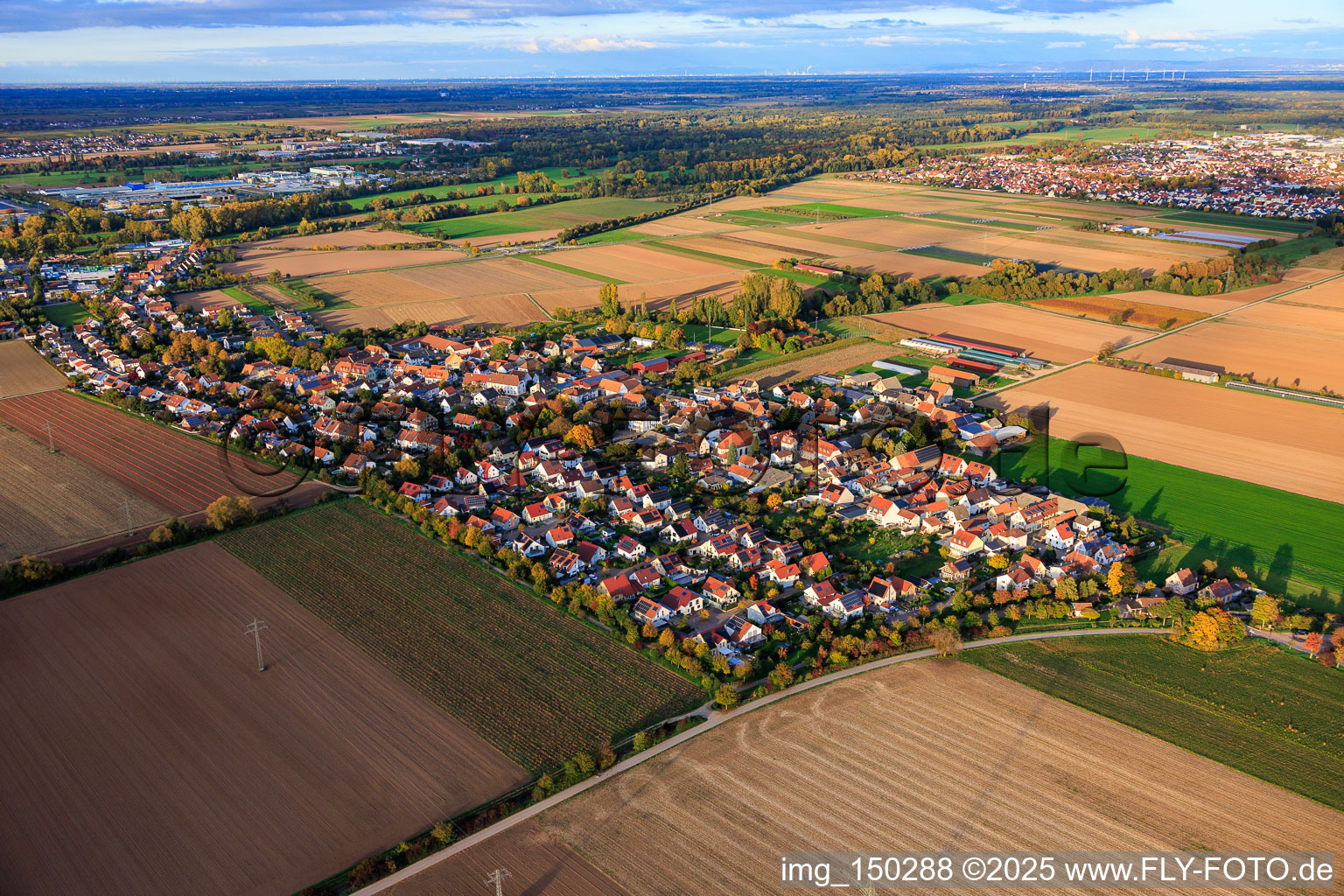 Vue aérienne de Du sud-ouest à le quartier Mörlheim in Landau in der Pfalz dans le département Rhénanie-Palatinat, Allemagne