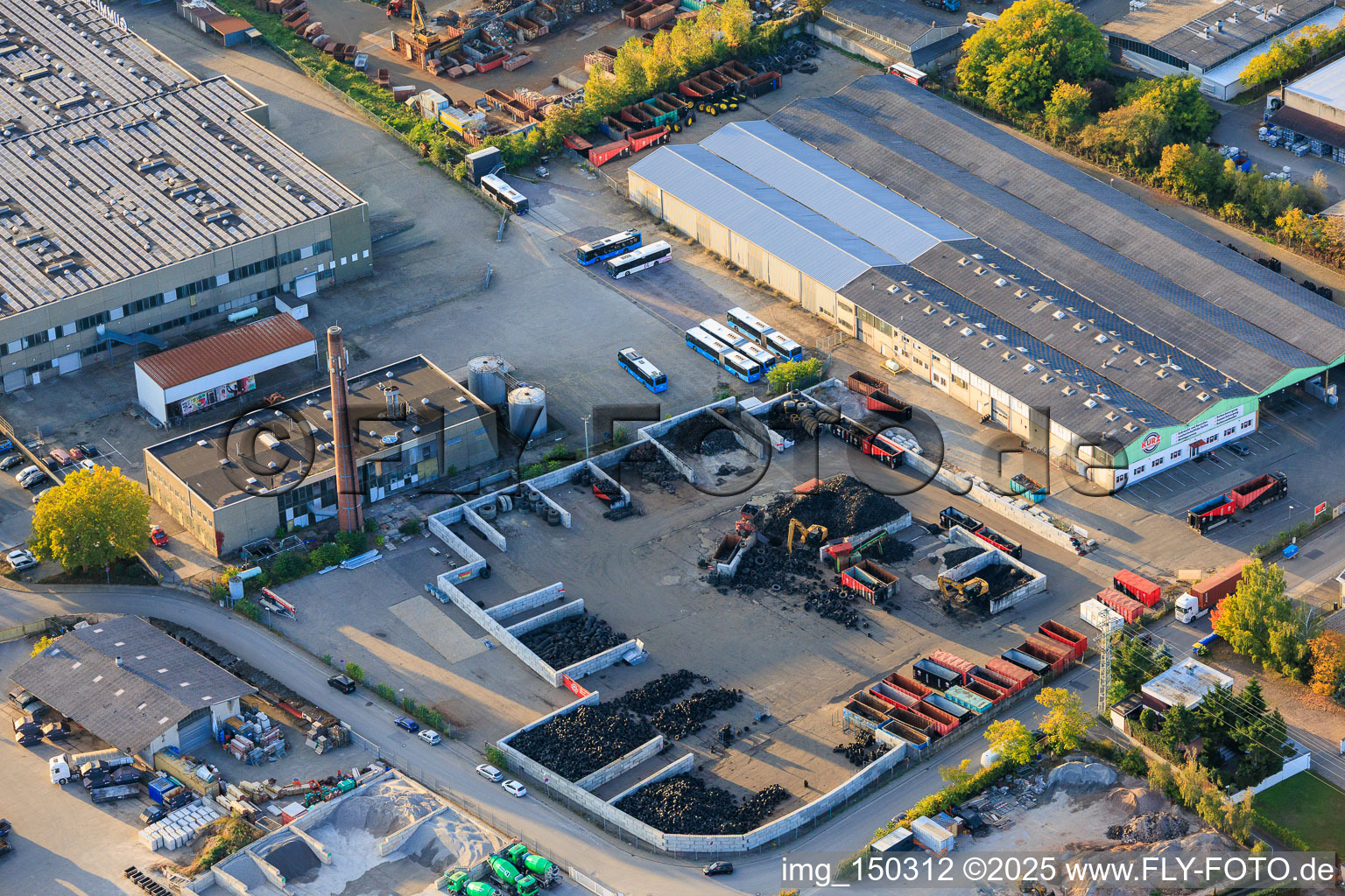 Vue aérienne de Kurz Carcass Trading GmbH à Landau in der Pfalz dans le département Rhénanie-Palatinat, Allemagne