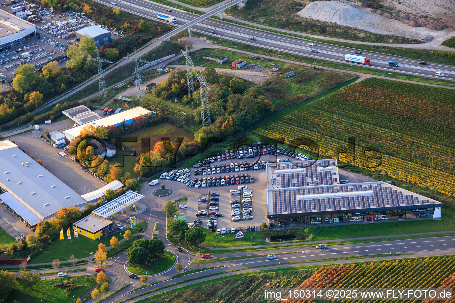 Vue aérienne de Hyundai | Seat | Cupra - Station-service Graf Hardenberg GmbH et Eni à Landau in der Pfalz dans le département Rhénanie-Palatinat, Allemagne