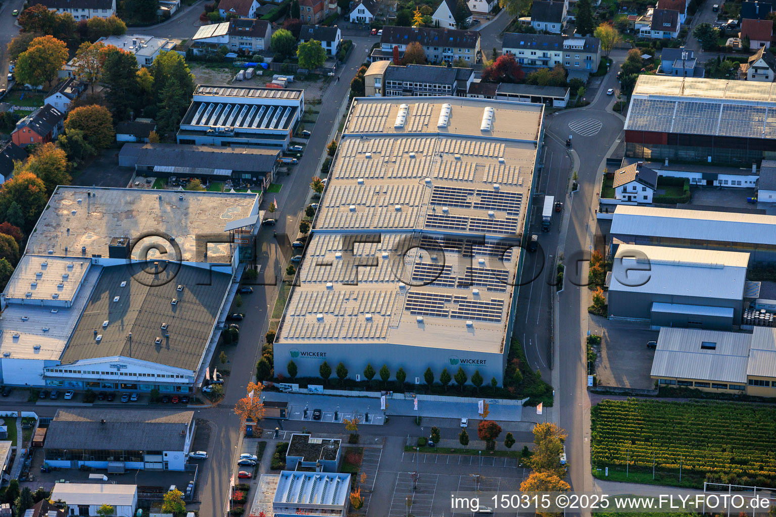 Vue aérienne de Wickert Holzfachhandel GmbH & Co. KG à Landau in der Pfalz dans le département Rhénanie-Palatinat, Allemagne
