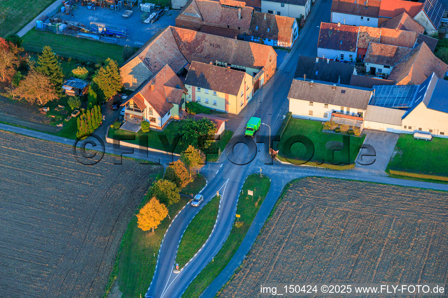 Vue aérienne de Domaine viticole Heinz Klundt à Hergersweiler dans le département Rhénanie-Palatinat, Allemagne