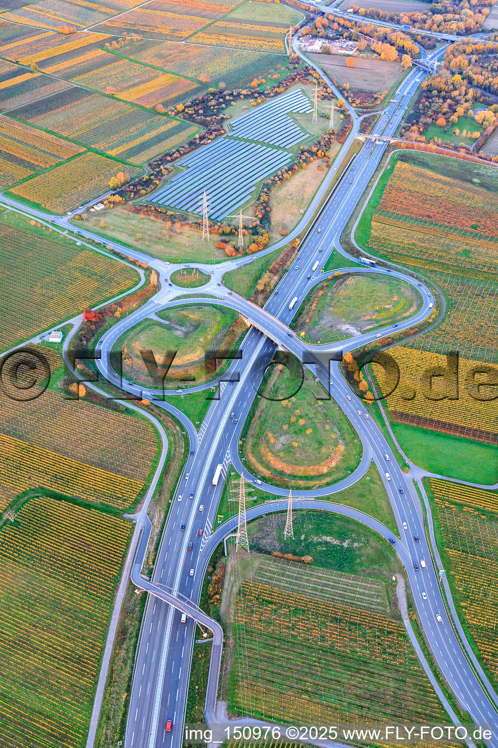 Vue aérienne de Tracé de la B10 en direction de O à l'échangeur Landau/Edesheim à Landau in der Pfalz dans le département Rhénanie-Palatinat, Allemagne