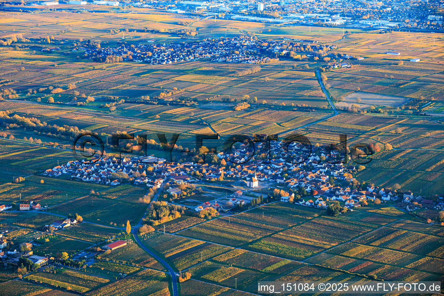 Vue aérienne de Du nord-ouest à Böchingen dans le département Rhénanie-Palatinat, Allemagne