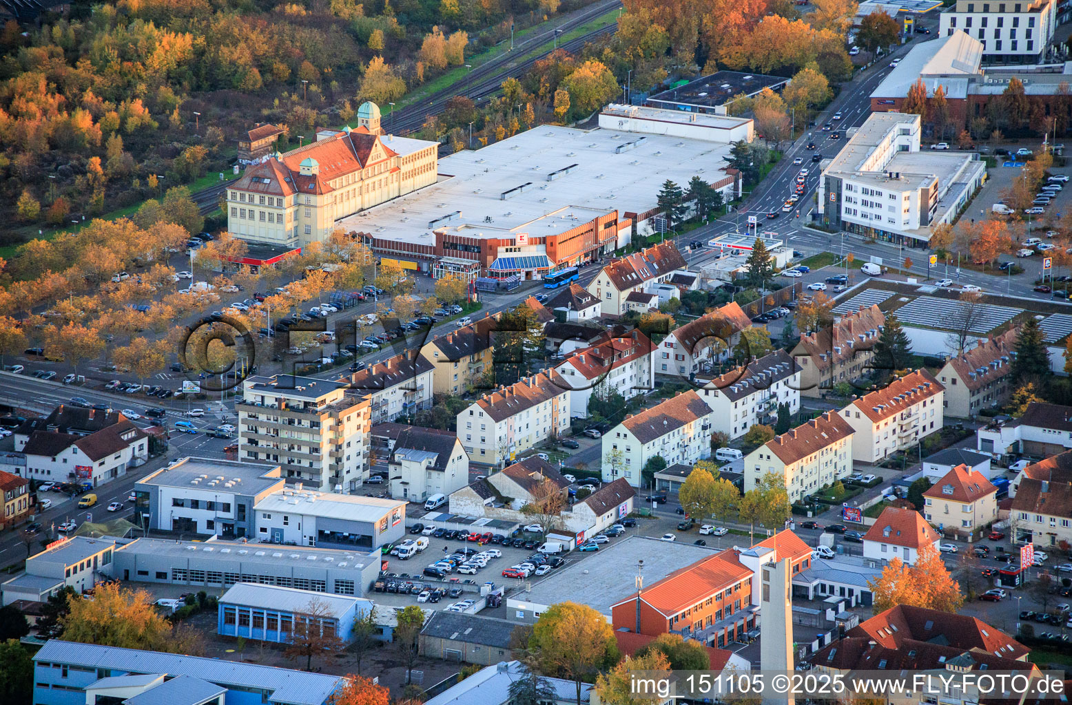 Vue aérienne de Kaufland à Landau in der Pfalz dans le département Rhénanie-Palatinat, Allemagne