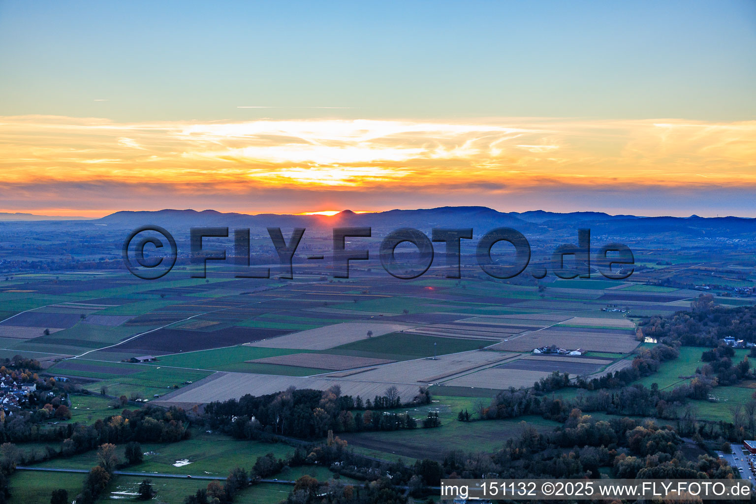 Photographie aérienne de Prairies de la vallée de Rohrbach au coucher du soleil à Steinweiler dans le département Rhénanie-Palatinat, Allemagne