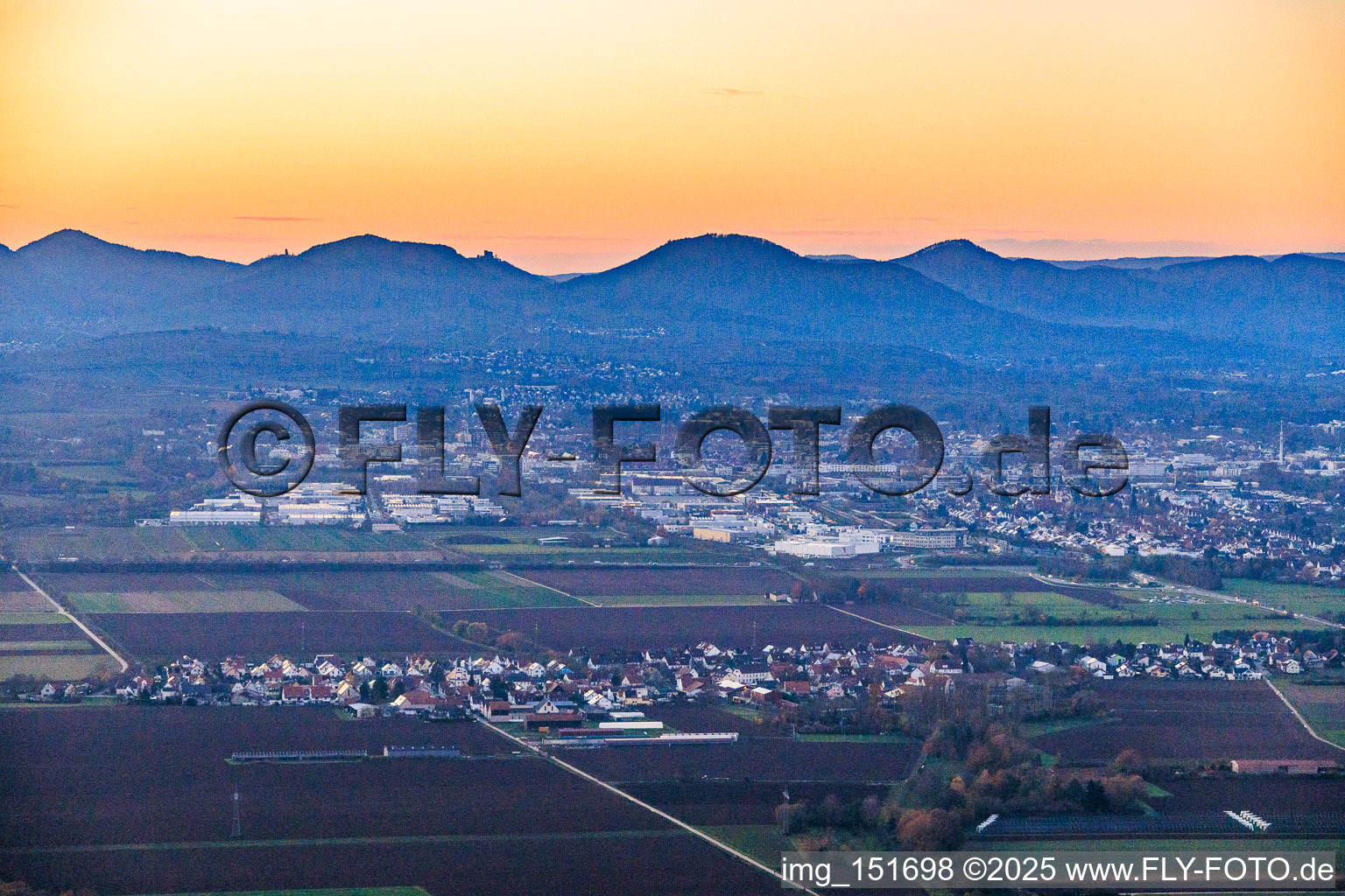 Photographie aérienne de De l'est à le quartier Mörlheim in Landau in der Pfalz dans le département Rhénanie-Palatinat, Allemagne
