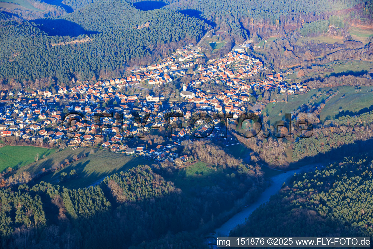 Vue oblique de Du sud-ouest à Busenberg dans le département Rhénanie-Palatinat, Allemagne