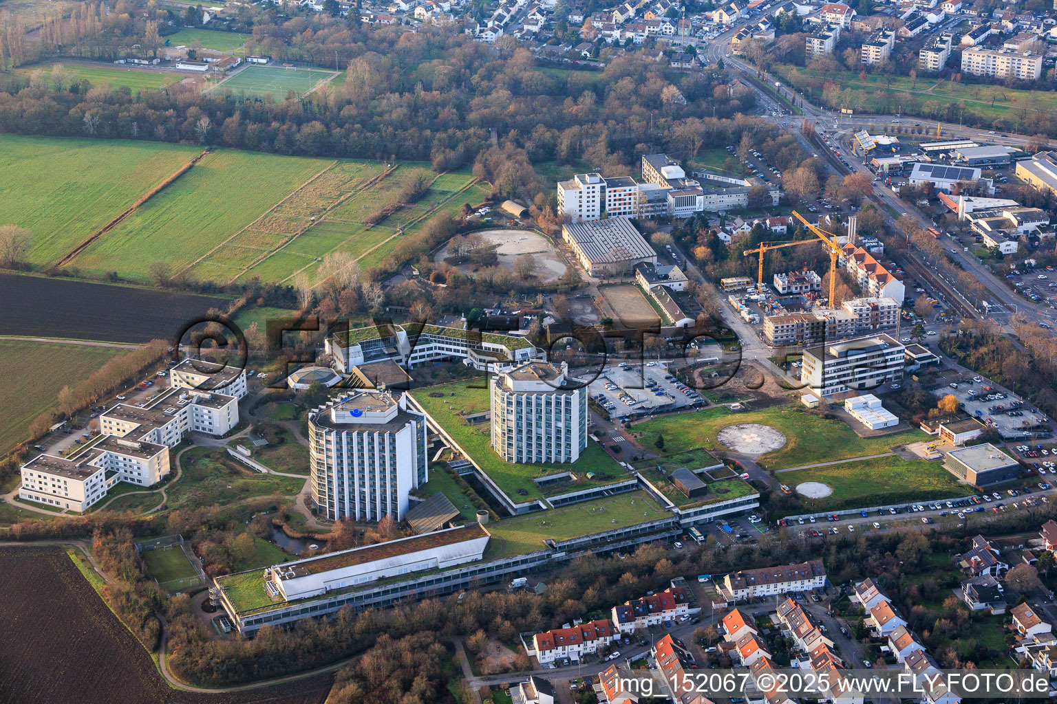 Vue aérienne de Clinique BG Ludwigshafen de l'est à le quartier Oggersheim in Ludwigshafen am Rhein dans le département Rhénanie-Palatinat, Allemagne