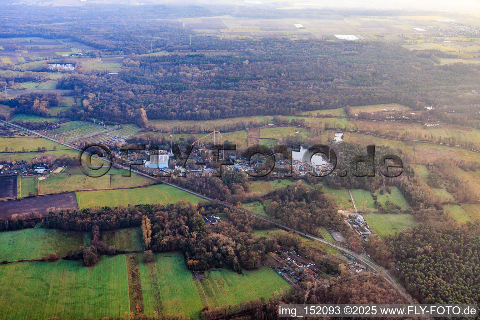 Vue aérienne de Plopsaland Allemagne à Haßloch dans le département Rhénanie-Palatinat, Allemagne