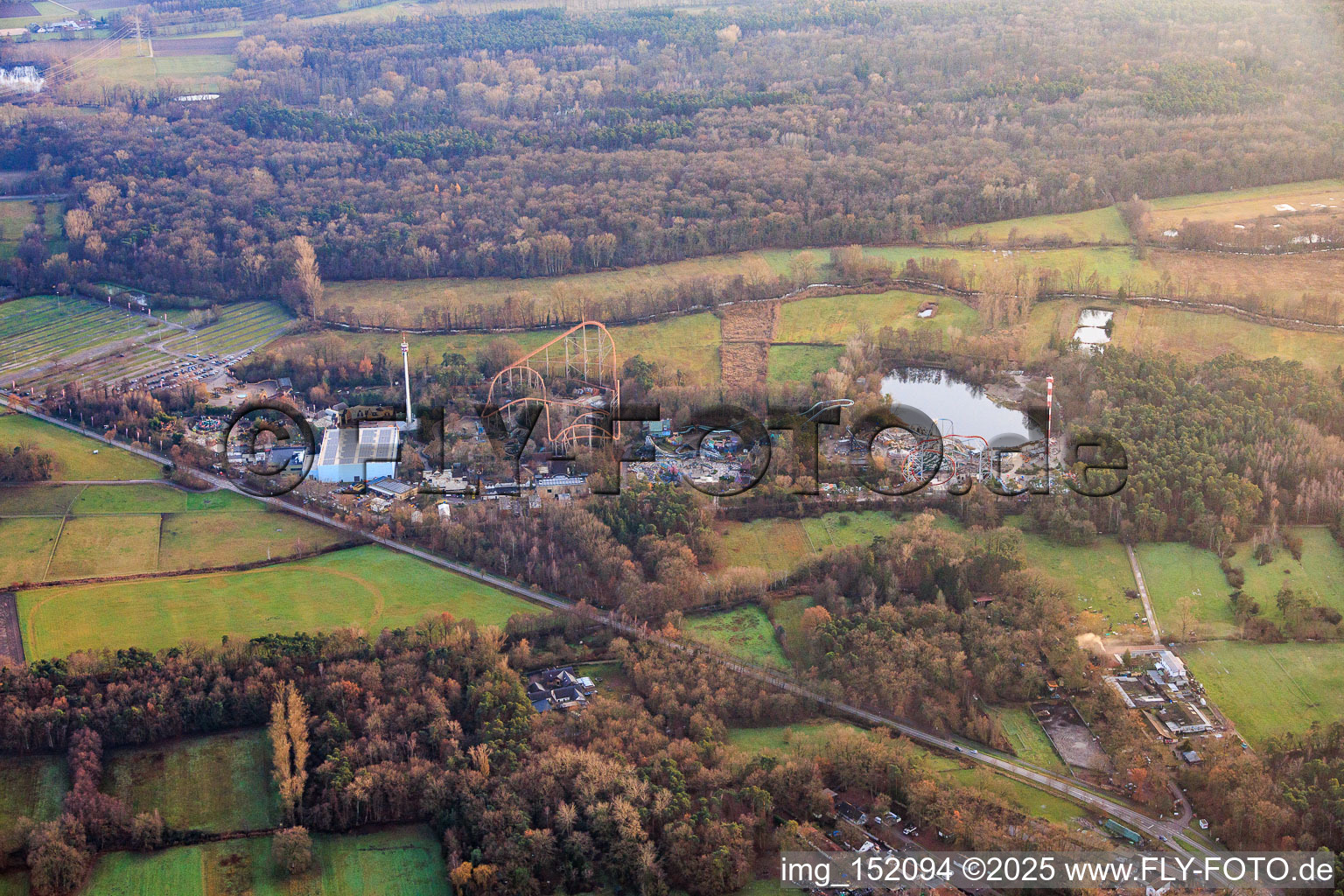 Vue aérienne de Plopsaland Allemagne à Haßloch dans le département Rhénanie-Palatinat, Allemagne