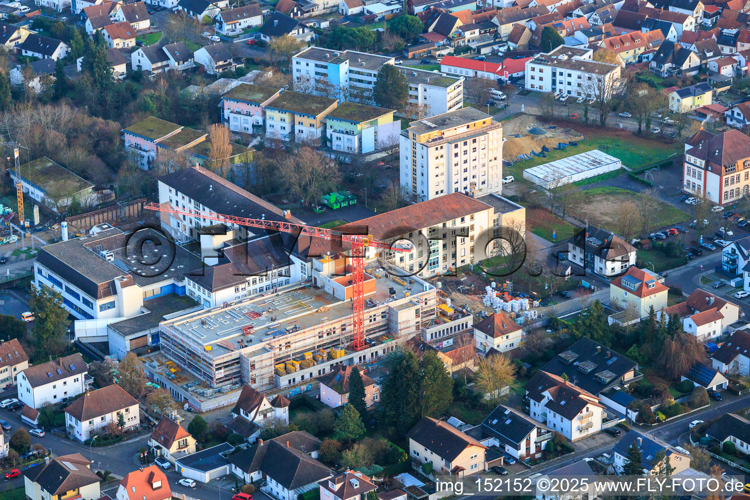 Vue aérienne de Chantier pour l'agrandissement de l'hôpital Asklepios Südpfalzkliniken à Kandel dans le département Rhénanie-Palatinat, Allemagne