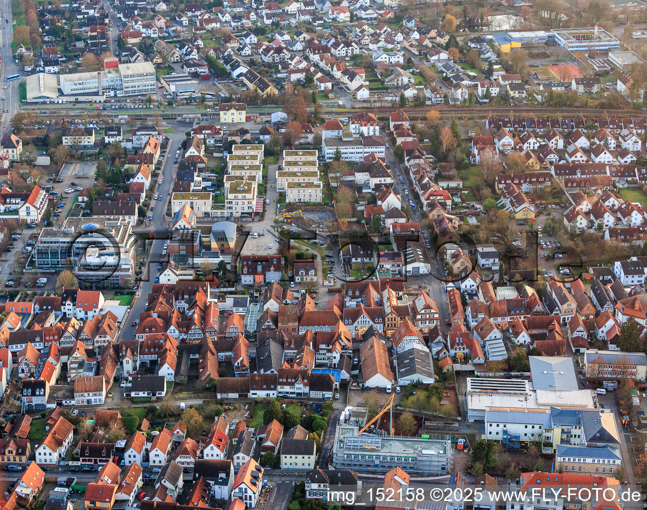 Vue aérienne de Fosse de construction pour l'agrandissement du complexe résidentiel en centre-ville à Kandel dans le département Rhénanie-Palatinat, Allemagne