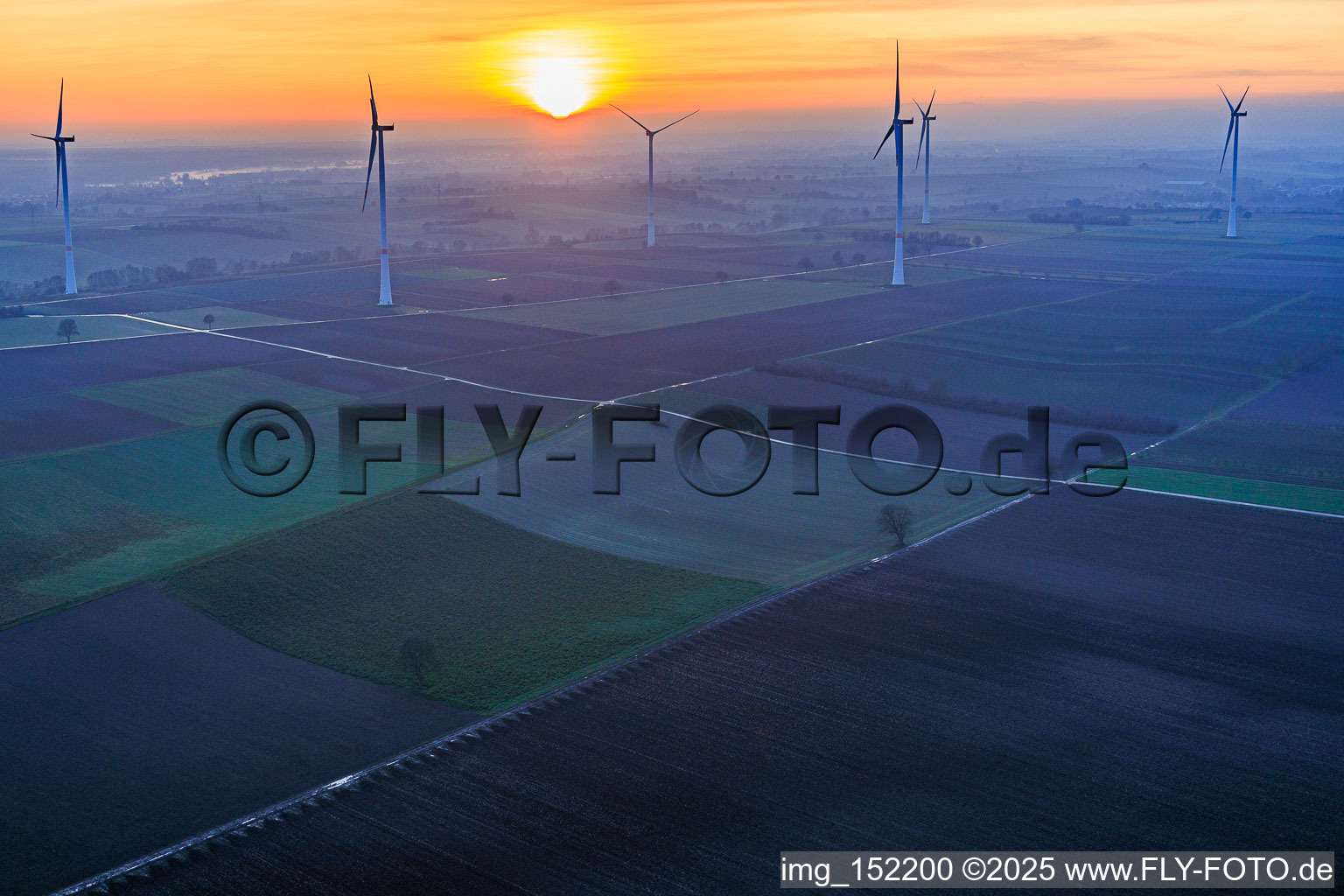 Photographie aérienne de Coucher de soleil au parc éolien Freckenfeld à Freckenfeld dans le département Rhénanie-Palatinat, Allemagne
