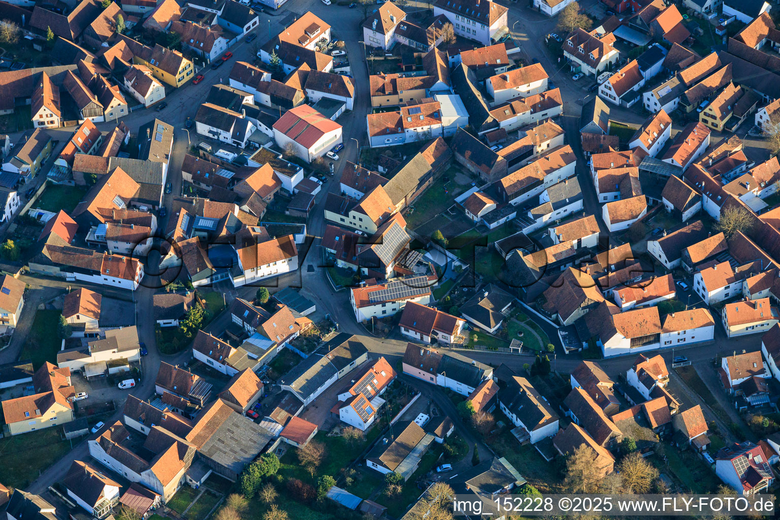 Vue aérienne de Heilbrunnenstr à le quartier Büchelberg in Wörth am Rhein dans le département Rhénanie-Palatinat, Allemagne