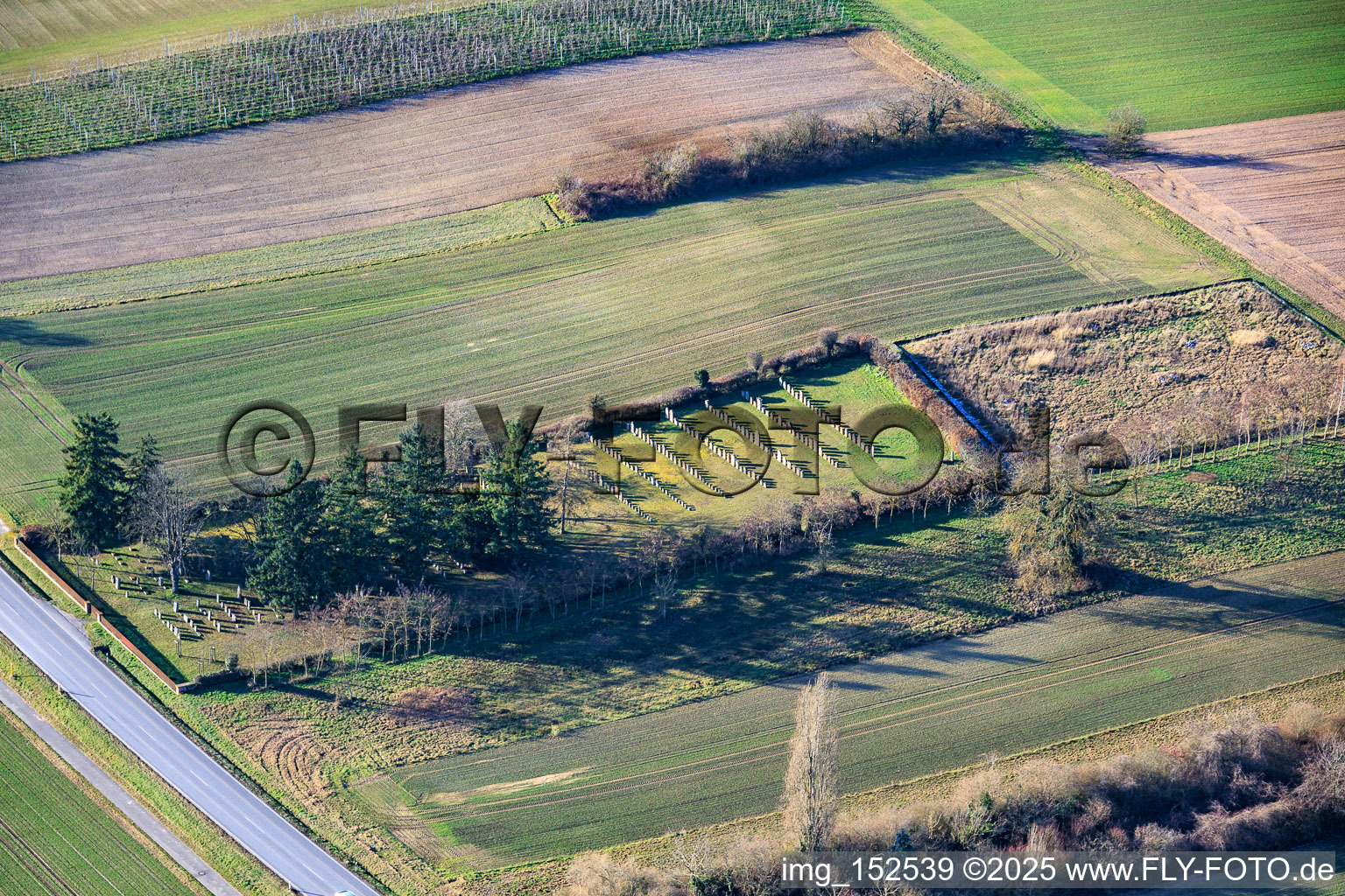 Vue aérienne de Cimetière juif Rülzheim à Rülzheim dans le département Rhénanie-Palatinat, Allemagne