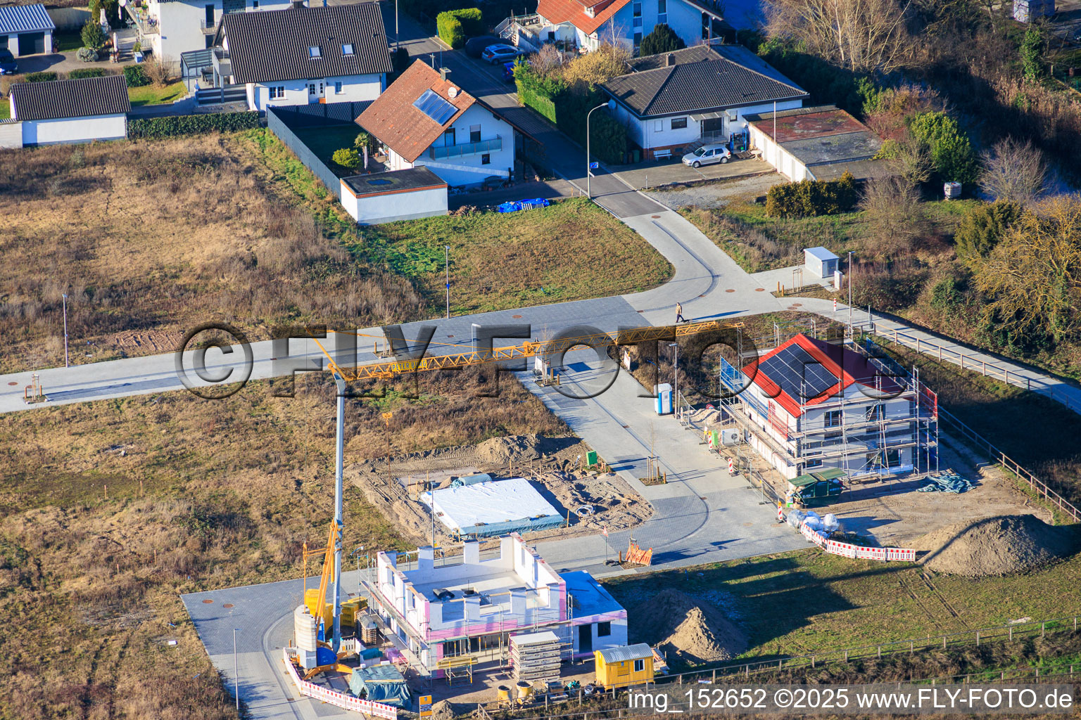 Nouvelle zone de développement entre Michelsbach et Fischmal à Leimersheim dans le département Rhénanie-Palatinat, Allemagne d'en haut