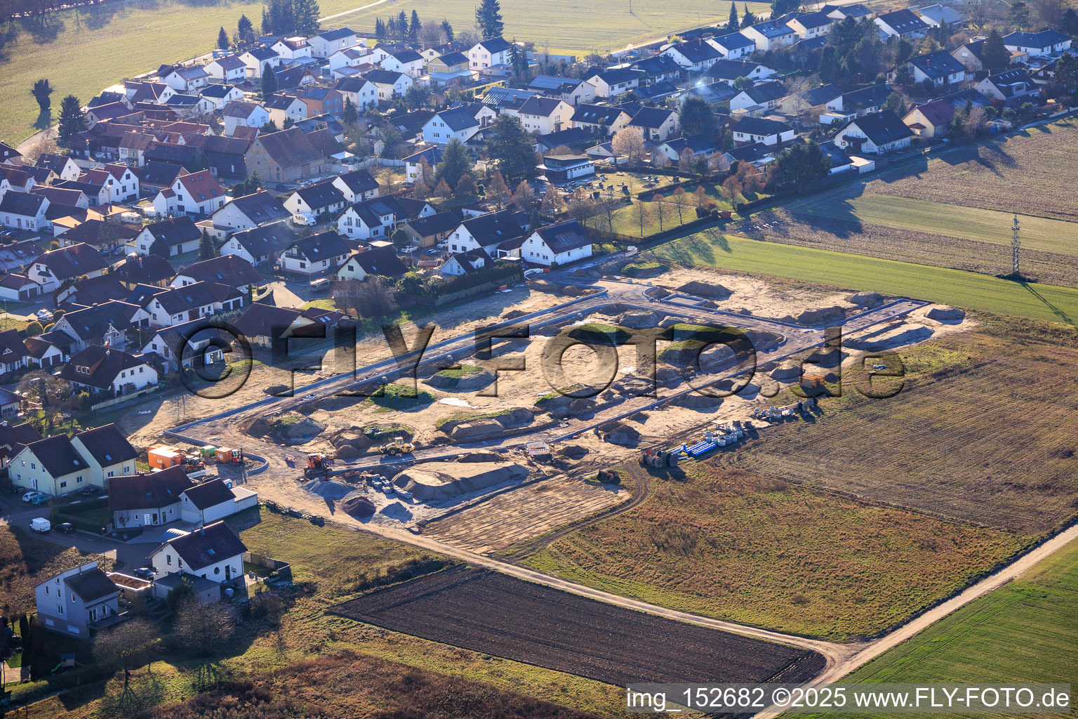 Vue aérienne de Nouvelle zone de développement "In den Kieseläckern II" en cours de développement à Herxheimweyher dans le département Rhénanie-Palatinat, Allemagne