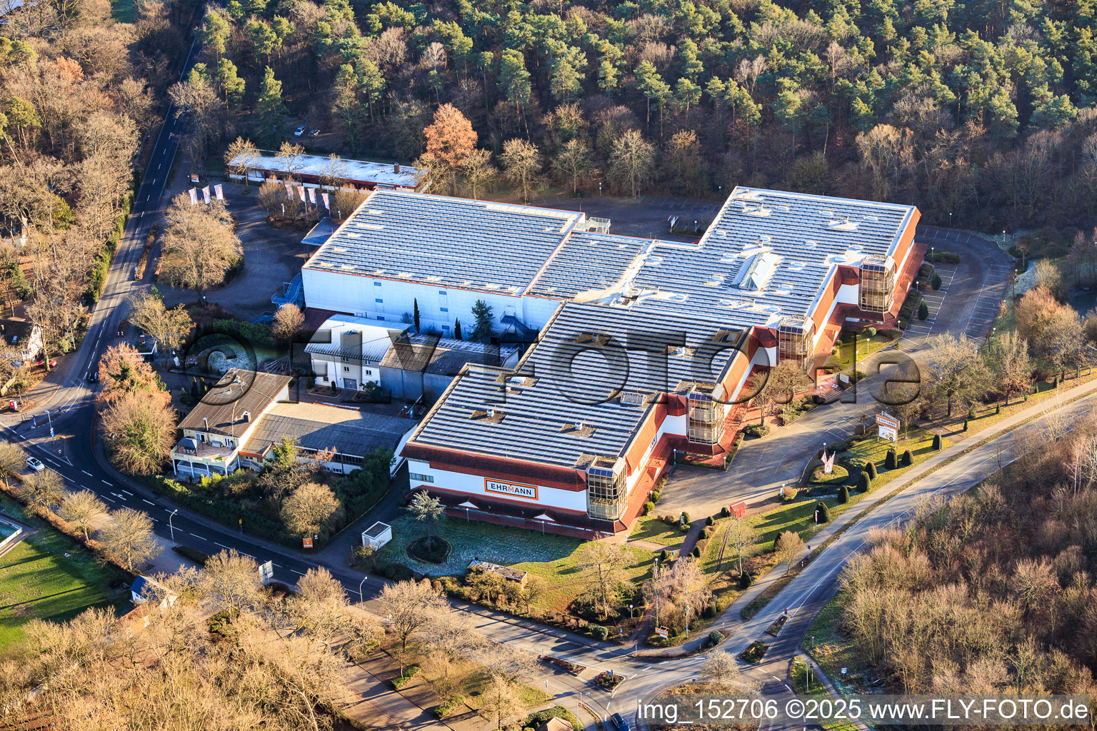 Vue aérienne de Magasin de meubles Ehrmann Herxheim à Herxheim bei Landau dans le département Rhénanie-Palatinat, Allemagne