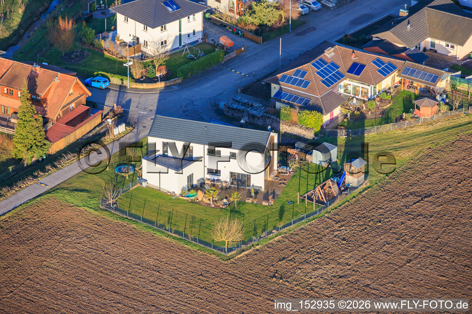 Vue aérienne de Villa sur Altsheimer Weg à Ottersheim bei Landau dans le département Rhénanie-Palatinat, Allemagne