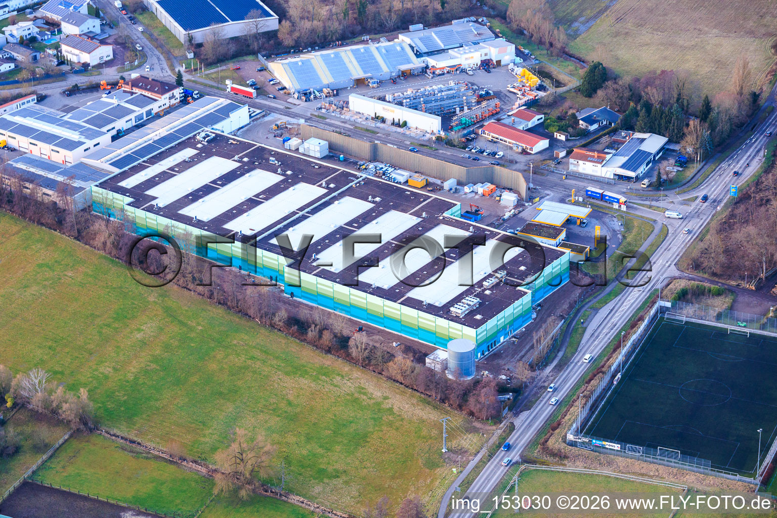 Photographie aérienne de Bâtiment neuf presque achevé du parc logistique par HANSAINVEST et DFI-Real-Estate Kandel pour FRISCHEPLATTFORM SÜDWEST de Gemüsering Stuttgart GmbH à le quartier Minderslachen in Kandel dans le département Rhénanie-Palatinat, Allemagne