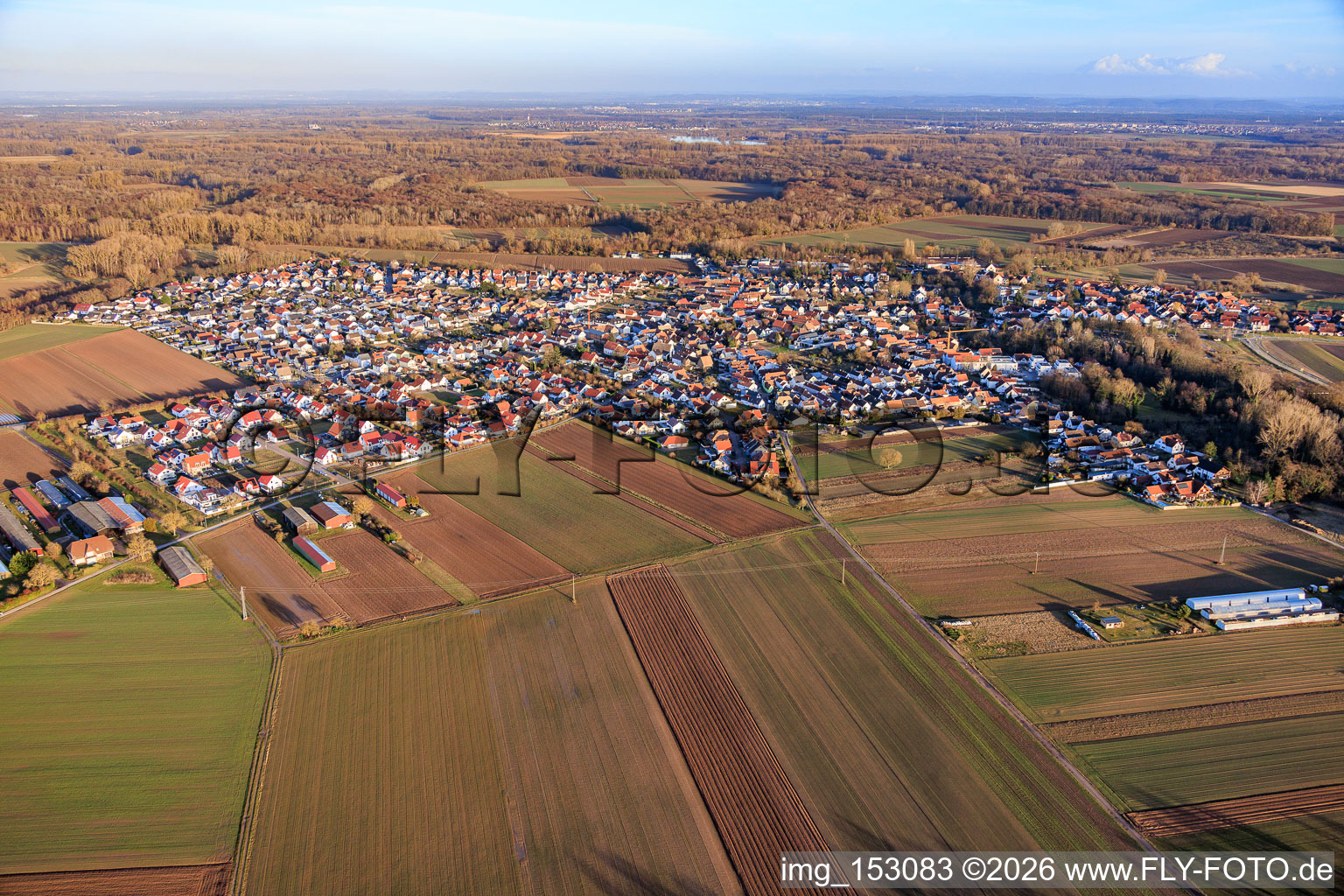 Vue aérienne de De l'ouest à Hördt dans le département Rhénanie-Palatinat, Allemagne