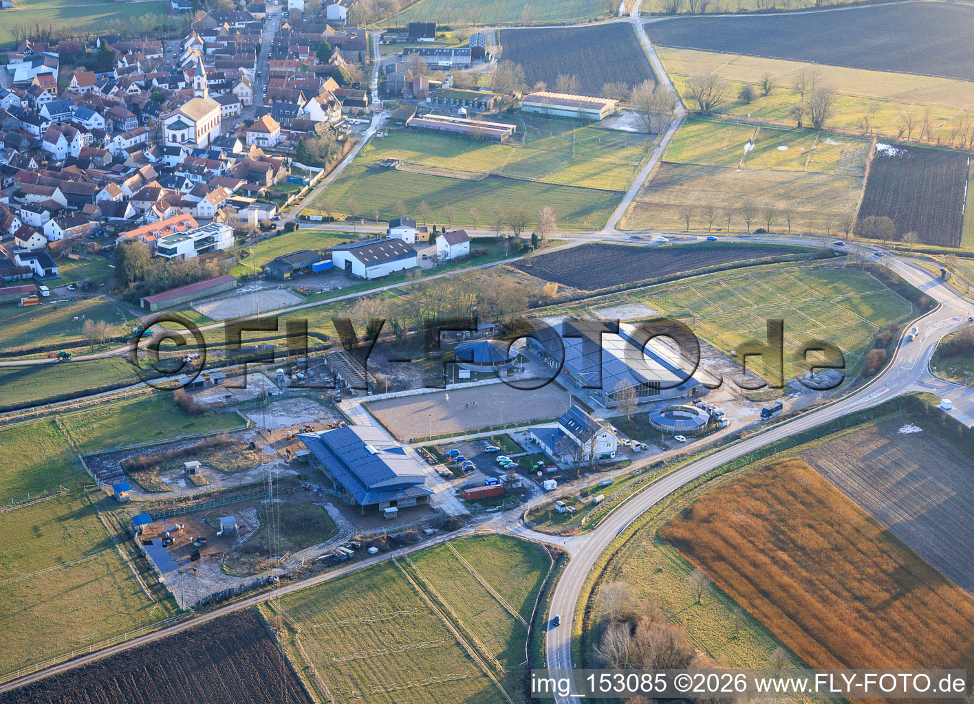 Vue aérienne de Erlenhof Neupotz à Leimersheim dans le département Rhénanie-Palatinat, Allemagne