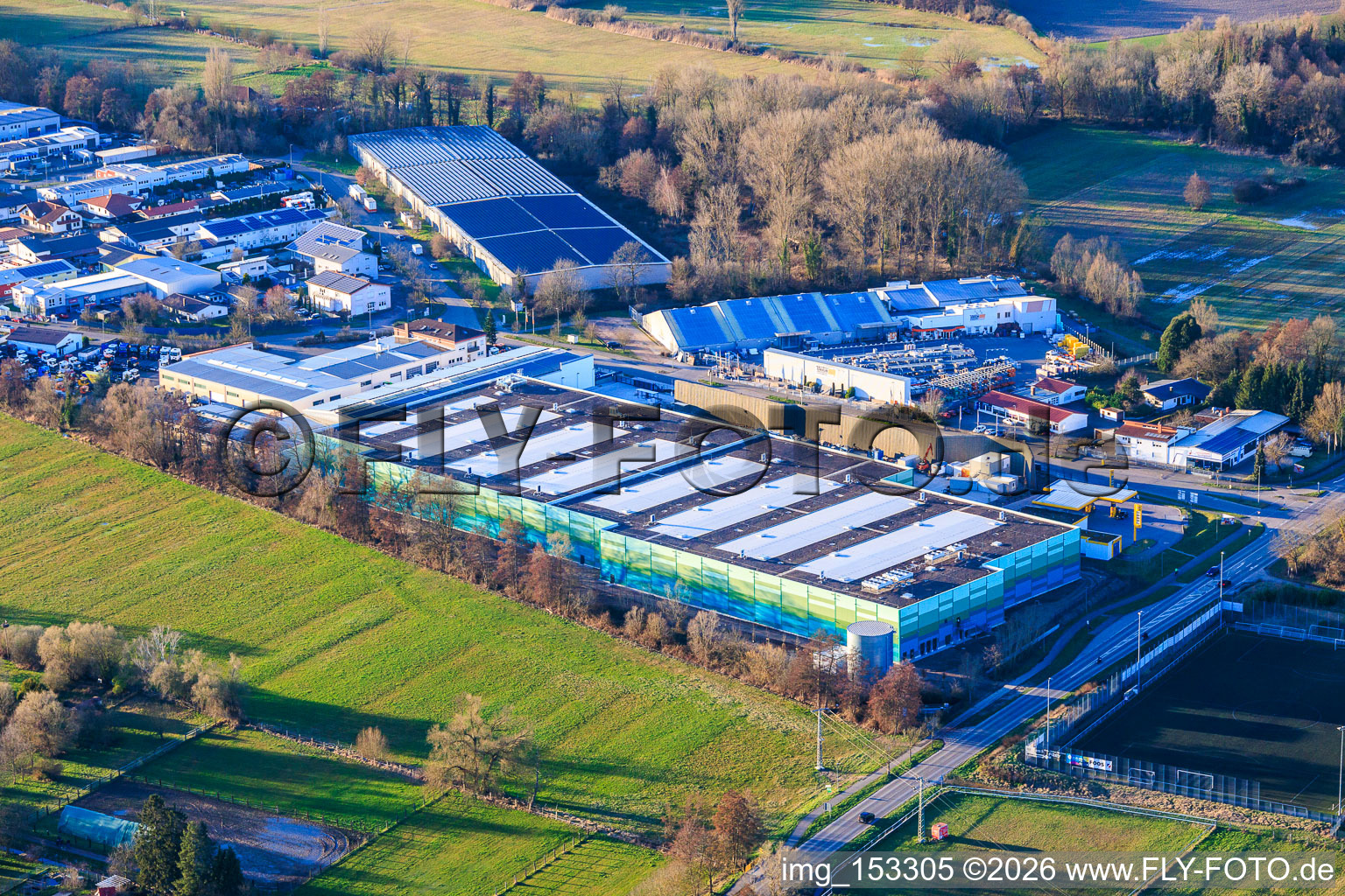 Bâtiment neuf presque achevé du parc logistique par HANSAINVEST et DFI-Real-Estate Kandel pour FRISCHEPLATTFORM SÜDWEST de Gemüsering Stuttgart GmbH à le quartier Minderslachen in Kandel dans le département Rhénanie-Palatinat, Allemagne hors des airs