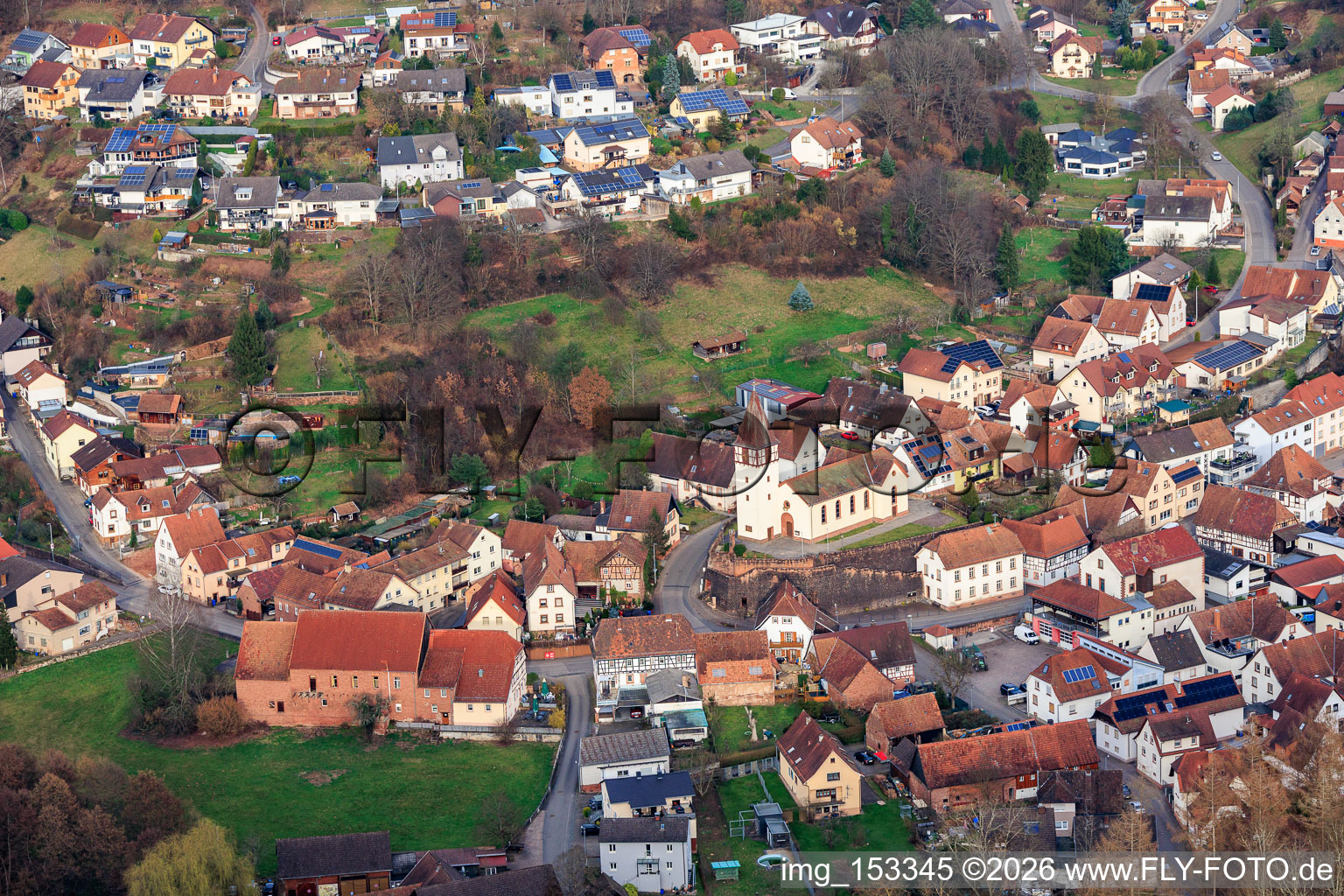 Vue aérienne de Bundenthal dans le département Rhénanie-Palatinat, Allemagne
