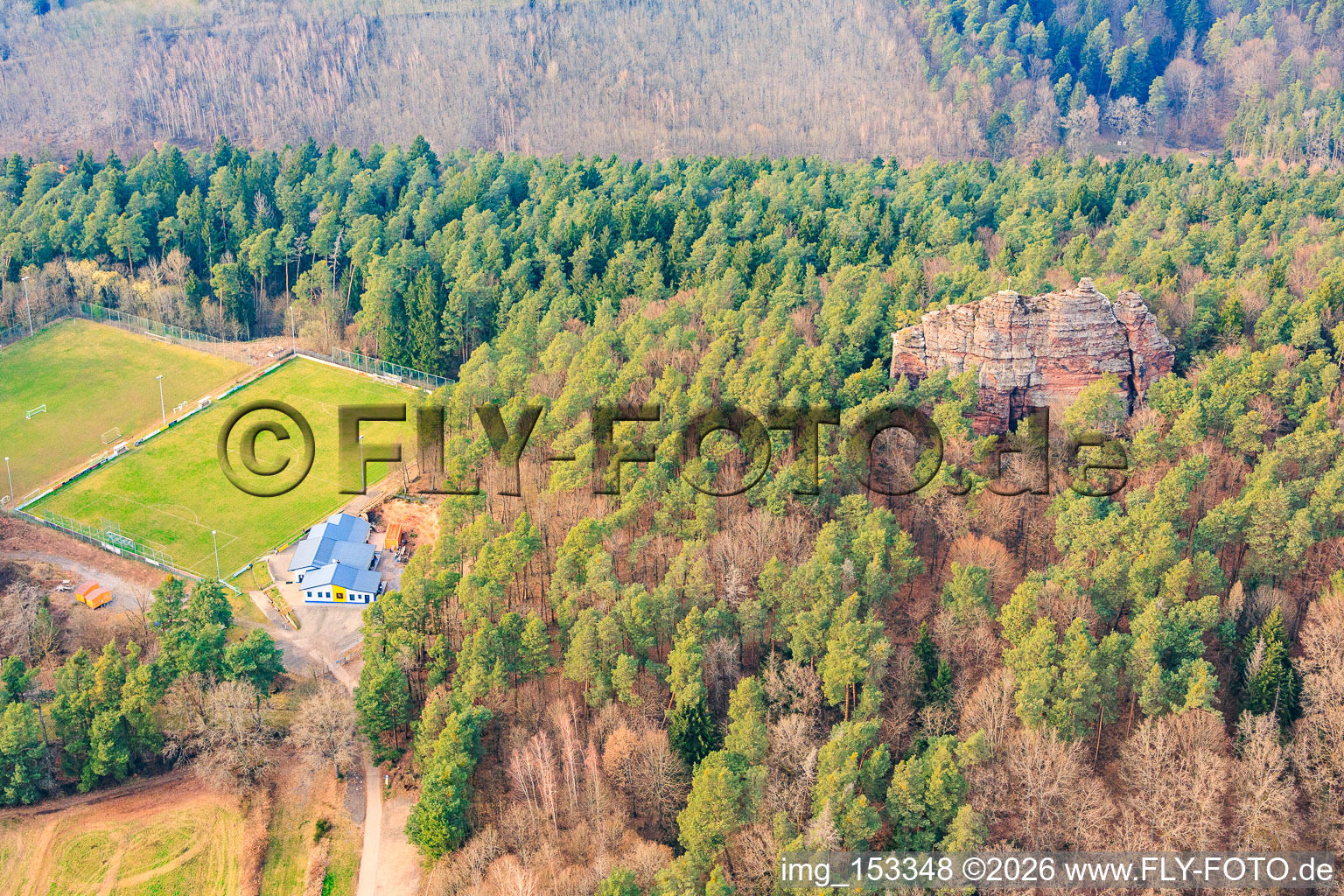 Vue aérienne de Bundenthal dans le département Rhénanie-Palatinat, Allemagne