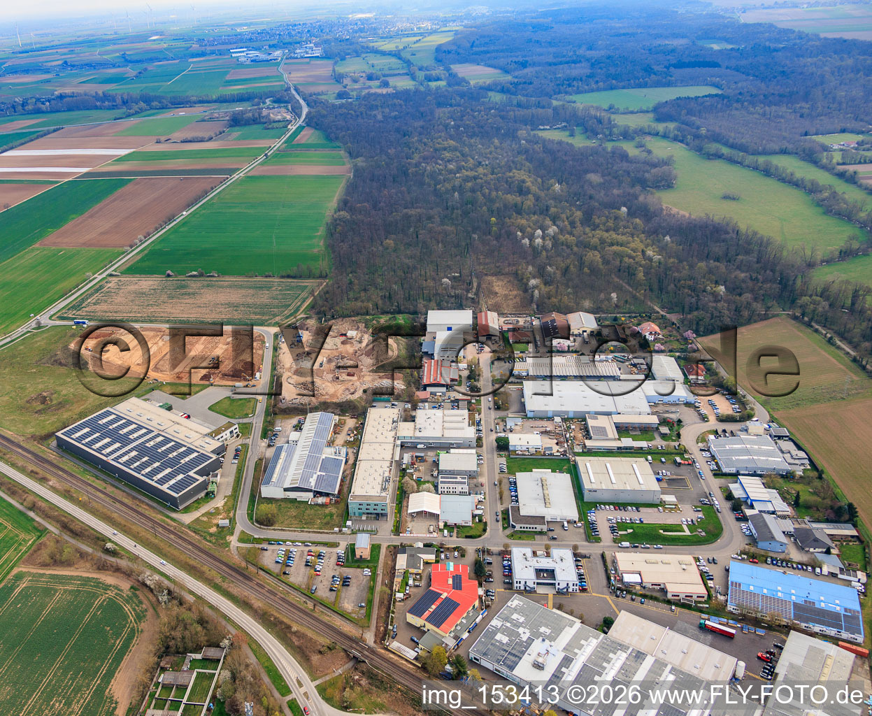 Parc industriel Große Ahlmühle vu de l'ouest à Rohrbach dans le département Rhénanie-Palatinat, Allemagne