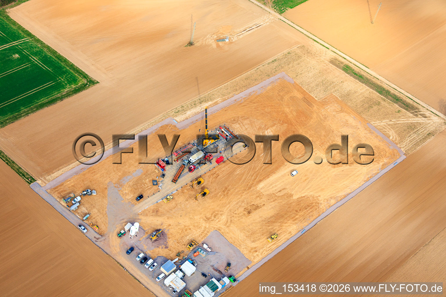 Plateforme de forage du deuxième site de forage profond de Vulcan Energy, situé entre Rohrbach et Insheim, pour la production d'énergie géothermique et de lithium. à Rohrbach dans le département Rhénanie-Palatinat, Allemagne