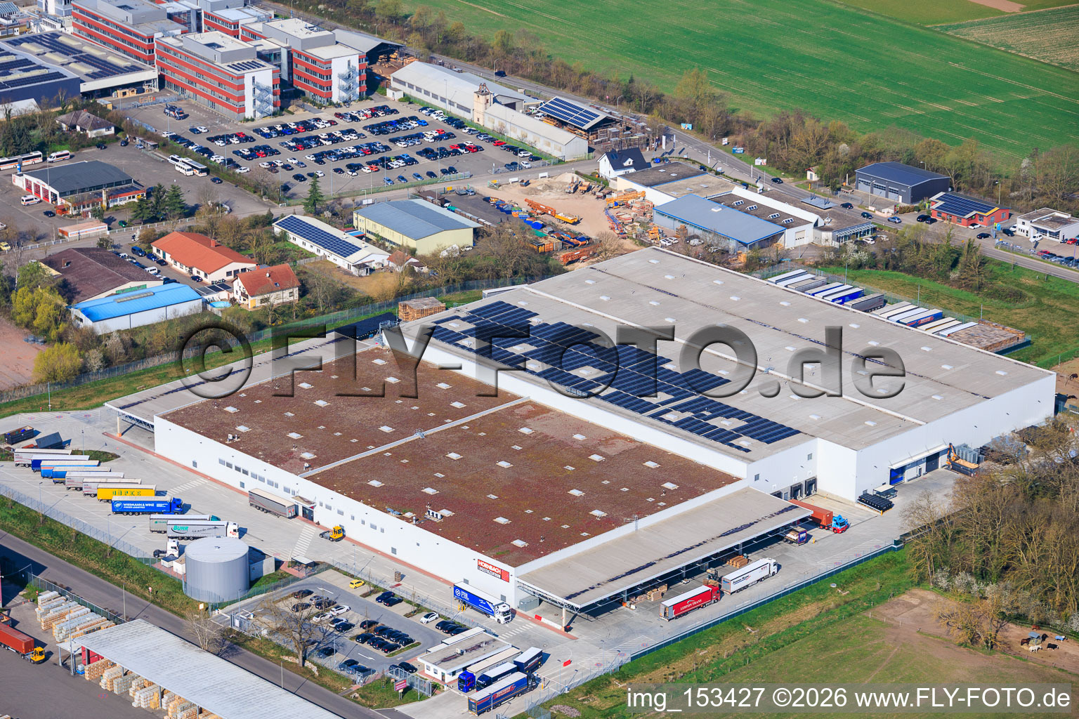 Centre logistique HORNBACH Essingen II à le quartier Dreihof in Essingen dans le département Rhénanie-Palatinat, Allemagne
