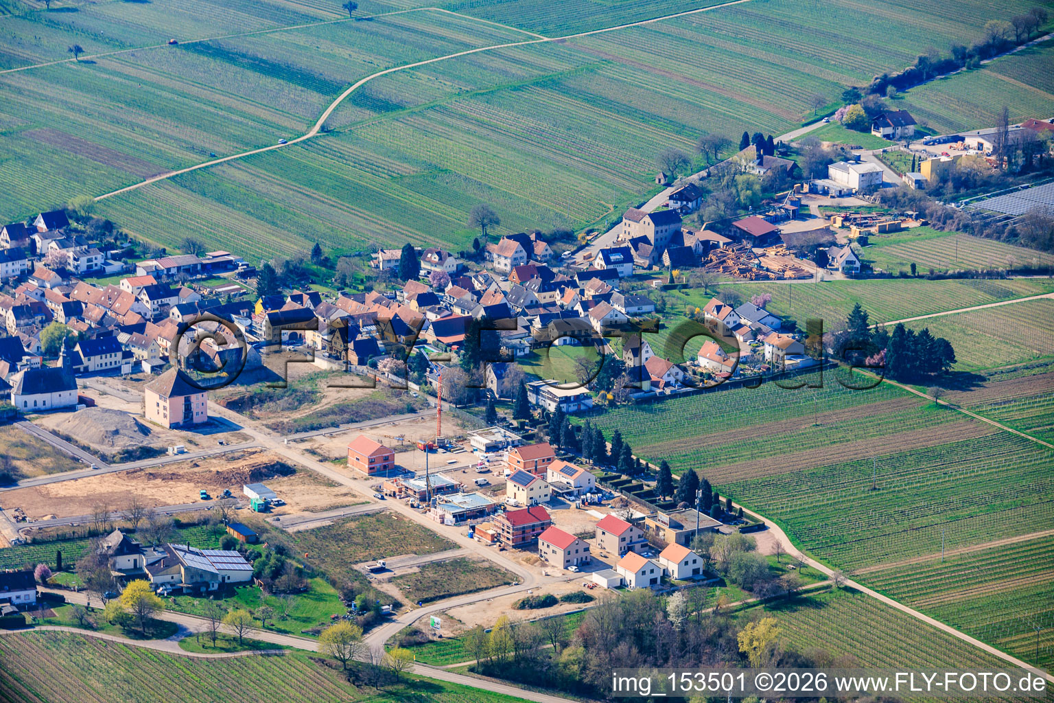 Nouveau quartier résidentiel « Village Life » aménagé dans l'ancienne cave à vin mousseux à Böchingen dans le département Rhénanie-Palatinat, Allemagne